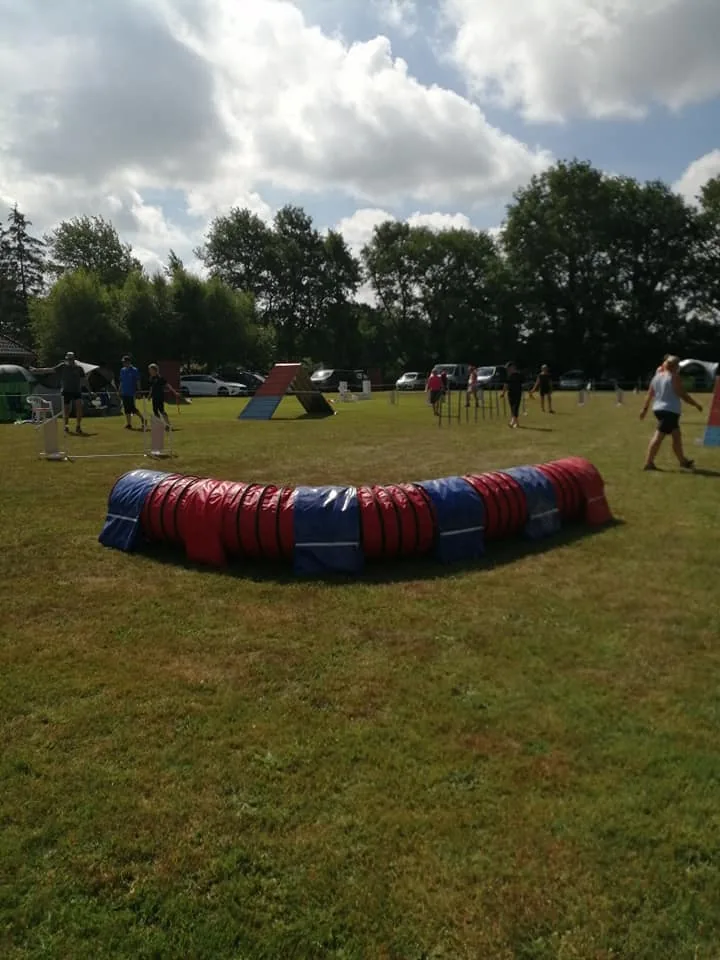 Agility-Parcours auf dem Gelände der SV OG Holtriem